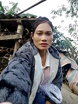 Snapshot of doggy-00 chatting on December 2025 09:15:01 AM doggy-00 online show from December 2025 09:15:01 AM