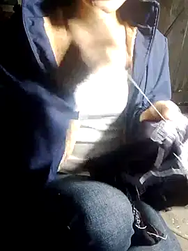 Snapshot of doggy-00 chatting on January 2026 01:53:01 AM doggy-00 online show from January 2026 01:53:01 AM