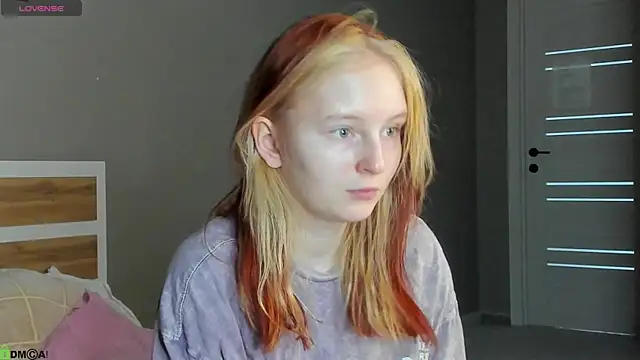 Snapshot of AngelWisee chatting on June 2026 03:03:02 AM AngelWisee online show from June 2026 03:03:02 AM