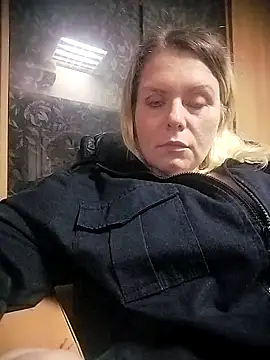 Lana-murr online show from November 2025 05:05:02 PM