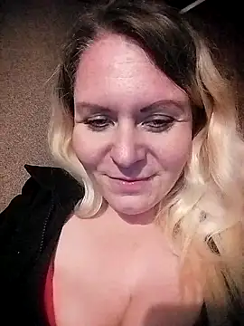 Lana-murr online show from November 2025 06:56:02 PM