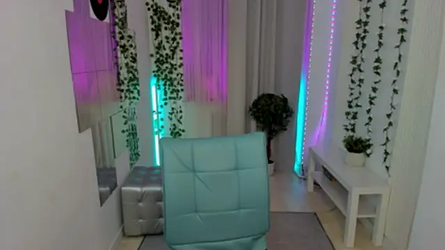 Evanessa Johns online show from February 2026 05:06:01 AM