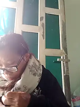 bella-la online show from December 2025 07:02:02 AM