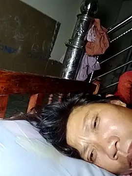 bella-la online show from December 2025 06:57:01 PM