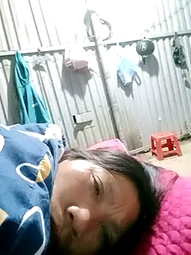 bella-la online show from November 2025 08:42:02 PM