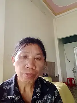 bella-la online show from November 2025 08:07:01 AM