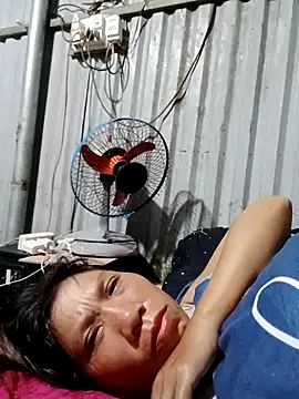 bella-la online show from November 2025 07:40:02 PM