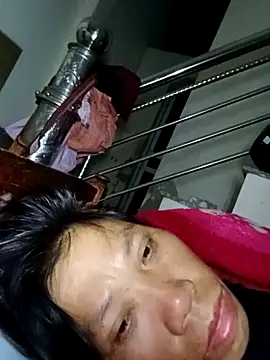 bella-la online show from December 2025 10:45:02 PM