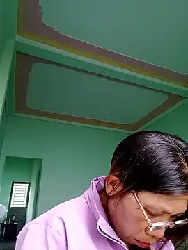 bella-la online show from November 2025 09:36:01 AM