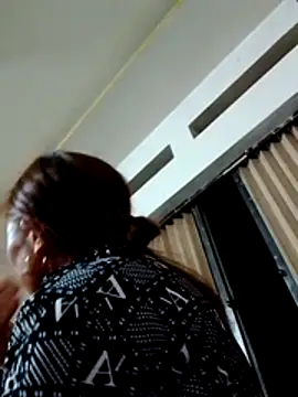 bella-la online show from February 2026 12:37:01 PM