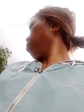 bella-la online show from February 2026 01:38:02 AM