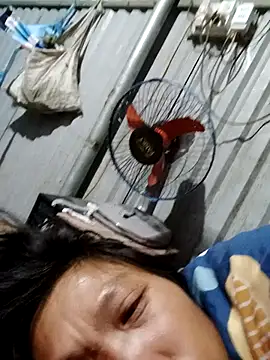 bella-la online show from December 2025 11:05:02 PM