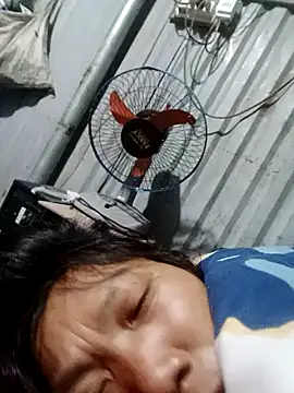 bella-la online show from November 2025 11:05:01 PM