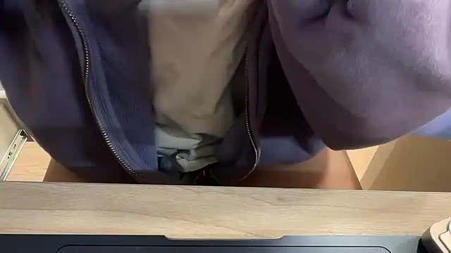 AlishaCheng online show from January 2026 06:46:01 PM