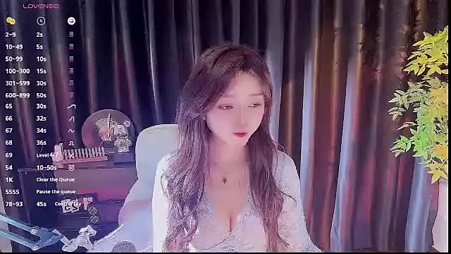 Snapshot of Yiluo95 chatting on November 2025 05:39:02 PM Yiluo95 online show from November 2025 05:39:02 PM