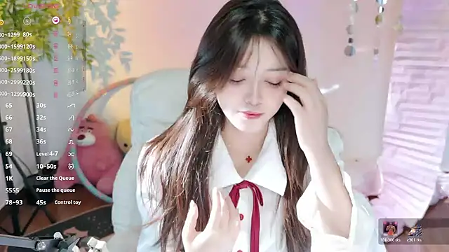 Yiluo95 online show from June 2026 02:04:02 PM