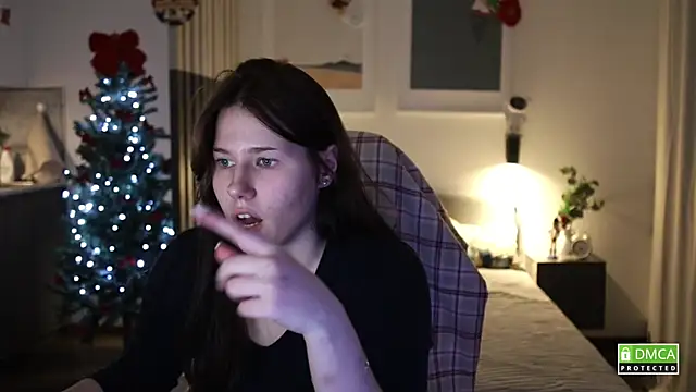 girl u never met online show from December 2025 05:52:02 PM