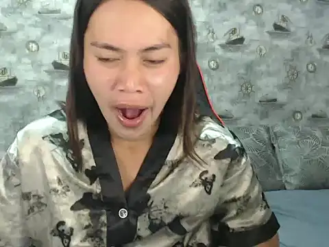 Snapshot of Femme_Hera chatting on November 2025 11:41:01 PM Femme Hera online show from November 2025 11:41:01 PM