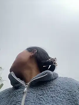 Sophia-123 online show from December 2025 01:43:02 AM