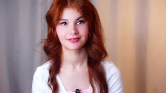 YettaCalabria online show from February 2026 12:44:02 PM