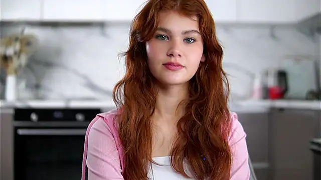 YettaCalabria online show from November 2025 11:21:02 AM