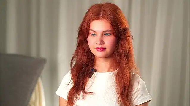 YettaCalabria online show from November 2025 11:14:02 AM