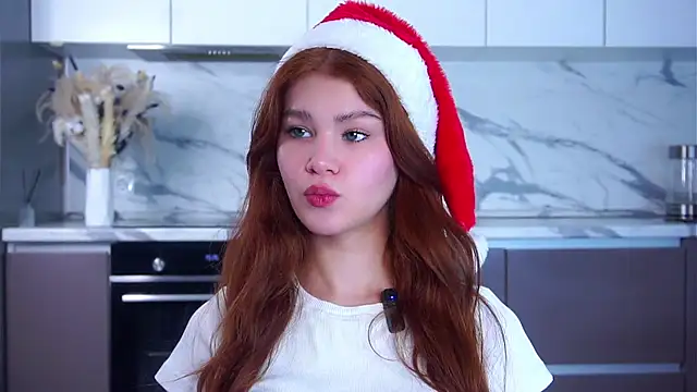 YettaCalabria online show from December 2025 11:34:01 AM