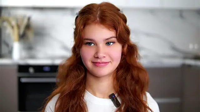 YettaCalabria online show from December 2025 02:16:02 PM