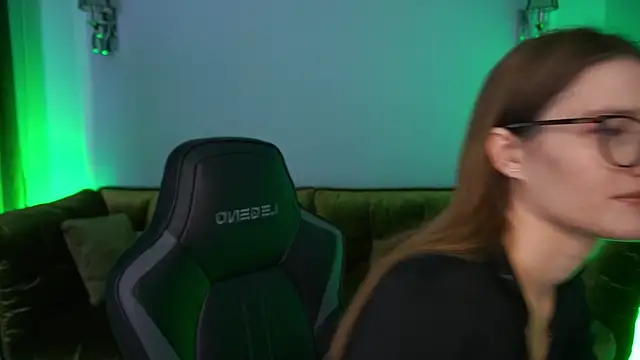 Snapshot of NaughtyNurseVibe chatting on October 2025 07:06:02 AM NaughtyNurseVibe online show from October 2025 07:06:02 AM