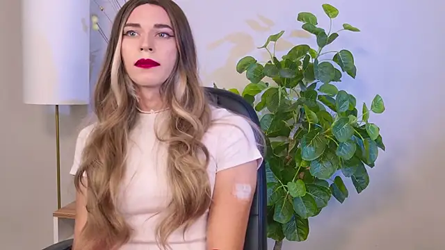 Branda Kelly online show from November 2025 01:15:01 PM