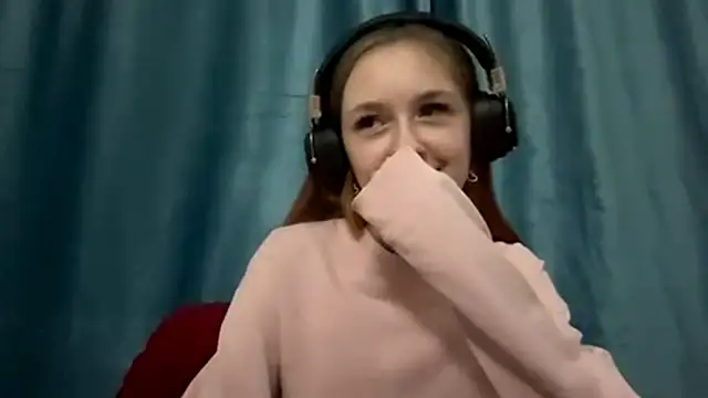 HOTBellakle online show from November 2025 03:05:01 PM