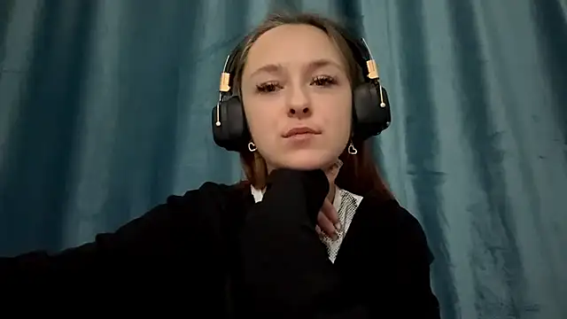 HOTBellakle online show from November 2025 04:44:02 PM