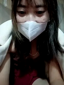 Snapshot of Em_xinh01 chatting on November 2025 12:42:02 PM Em xinh01 online show from November 2025 12:42:02 PM