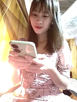 Snapshot of Em_xinh01 chatting on December 2025 04:12:02 PM Em xinh01 online show from December 2025 04:12:02 PM