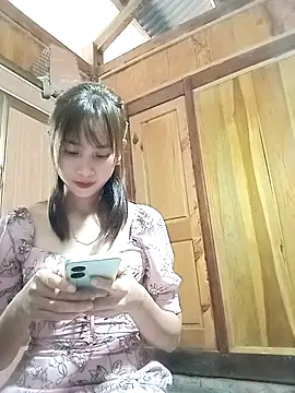 Snapshot of Em_xinh01 chatting on November 2025 05:23:01 AM Em xinh01 online show from November 2025 05:23:01 AM