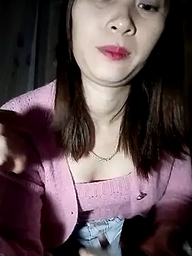 Snapshot of Em_xinh01 chatting on December 2025 01:50:02 AM Em xinh01 online show from December 2025 01:50:02 AM