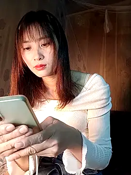 Snapshot of Em_xinh01 chatting on December 2025 12:15:01 PM Em xinh01 online show from December 2025 12:15:01 PM