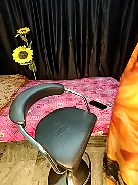 shreyareddy99 online show from February 2026 11:28:02 PM