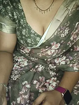 shreyareddy99 online show from November 2025 05:05:01 PM