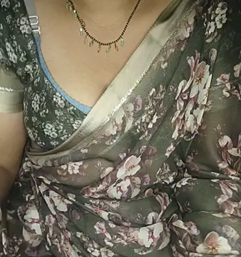 shreyareddy99 online show from November 2025 05:34:02 PM