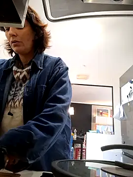 Piediniecollant online show from February 2026 11:10:01 AM