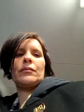 Piediniecollant online show from March 2026 11:03:01 AM