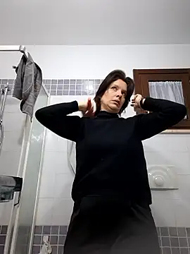 Piediniecollant online show from January 2026 05:33:01 AM