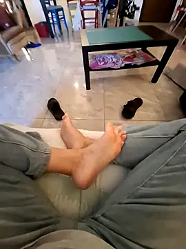 Piediniecollant online show from November 2025 07:01:02 AM