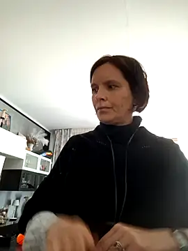 Piediniecollant online show from March 2026 11:10:01 AM