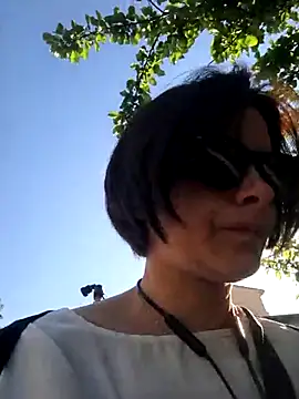 Piediniecollant online show from April 2026 06:36:01 AM