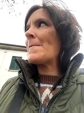 Piediniecollant online show from February 2026 07:19:02 AM