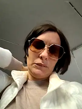 Piediniecollant online show from March 2026 11:10:01 AM