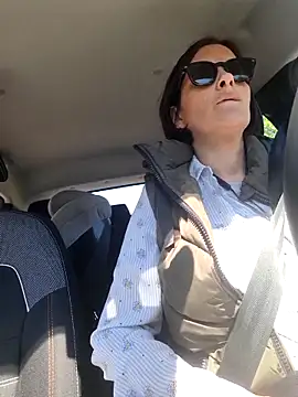 Piediniecollant online show from April 2026 10:00:01 AM