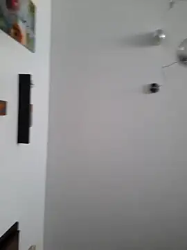 Piediniecollant online show from March 2026 11:13:01 AM